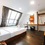 B2 Bangkok Srinakharin Boutique & Budget Hotel