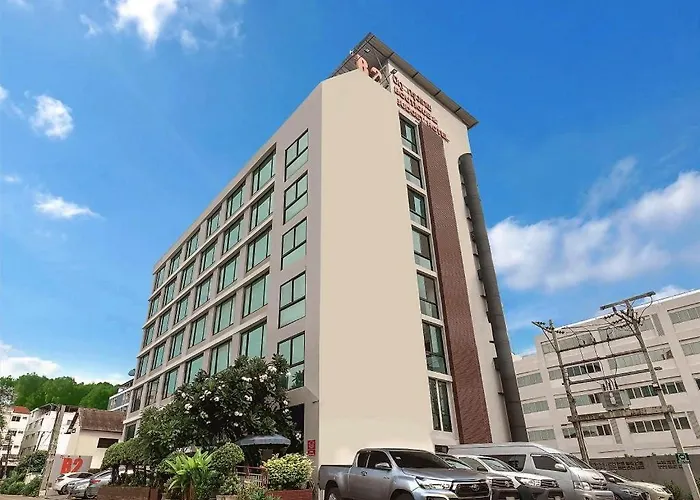B2 Bangkok Srinakharin Boutique & Budget Hotel