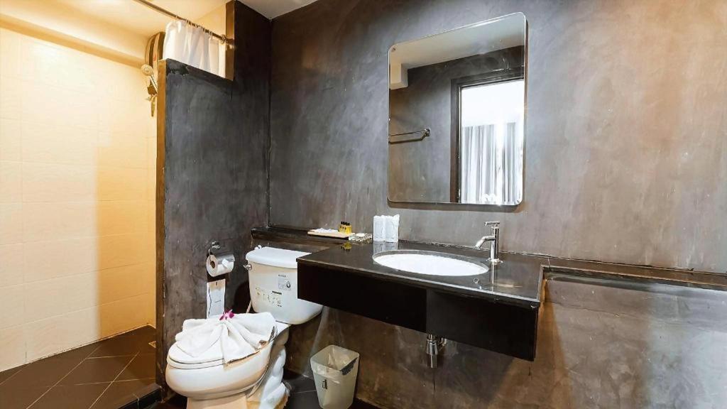B2 Srinakharin Boutique & Budget Hotel Bangkok